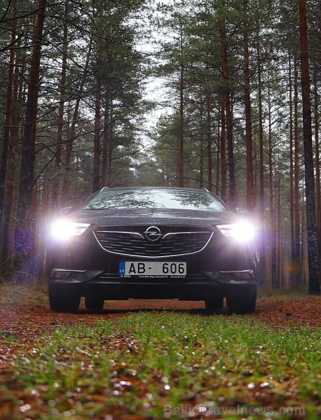 Travelnews.lv apceļo rudenīgo Latviju ar jauno, ekonomisko un ietilpīgo Opel Insignia Sport Tourer Travelnews.lv apceļo rudenīgo Latviju ar jauno, ekonomisko un ietilpīgo Opel Insignia Sport Tourer 210042