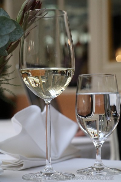 Vecrigas 5 zvaigžņu viesnīcas «Grand Palace Hotel» šefpavārs Roberts Slaidiņš ieskicē jauno ēdienkarti Vecrigas 5 zvaigžņu viesnīcas «Grand Palace Hotel» šefpavārs Roberts Slaidiņš ieskicē jauno ēdienkarti 210260