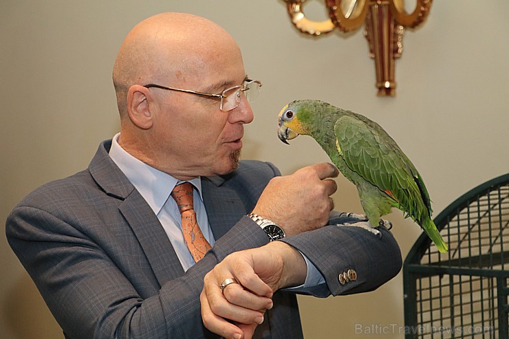 Vecrigas 5 zvaigžņu viesnīcas «Grand Palace Hotel» šefpavārs Roberts Slaidiņš ieskicē jauno ēdienkarti Vecrigas 5 zvaigžņu viesnīcas «Grand Palace Hotel» šefpavārs Roberts Slaidiņš ieskicē jauno ēdienkarti 210296
