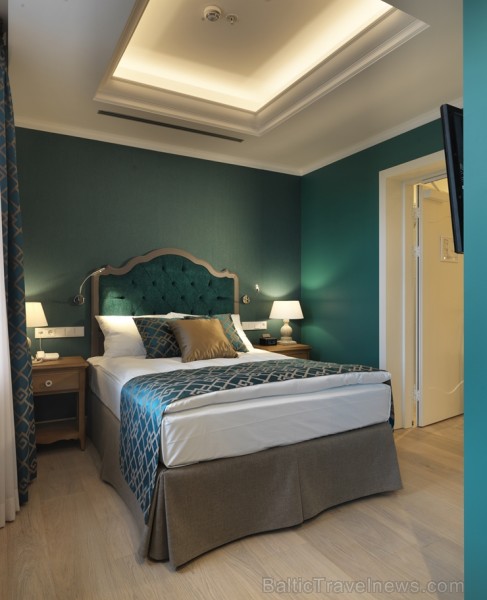Vecrīgā durvis vērusi jauna franču stila viesnīca - «Hotel Le Chevalier» 210790