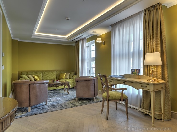 Vecrīgā durvis vērusi jauna franču stila viesnīca - «Hotel Le Chevalier» 210793