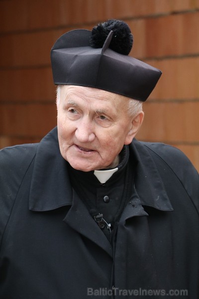 Ikšķiles Svētā Meinarda Romas katoļu draudzes dievnams 8.11.2017 svin spāru svētkus 210819