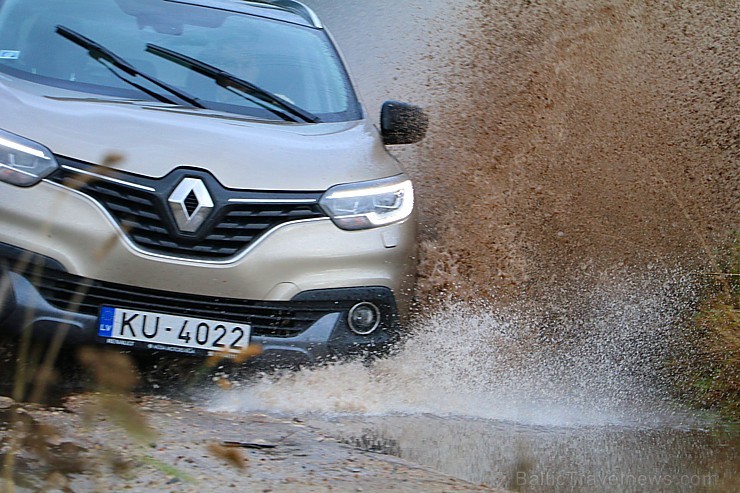 Travelnews.lv dodas uz Lūznavas muižu Latgalē ar jauno krosoveru Renault Kadjar dCi 130 4x4 210949