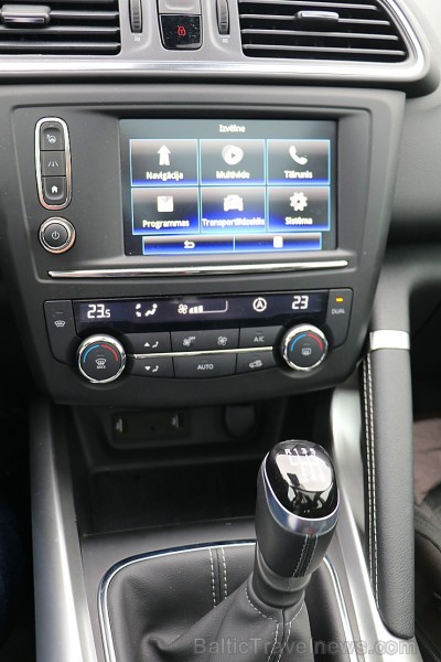 Travelnews.lv dodas uz Lūznavas muižu Latgalē ar jauno krosoveru Renault Kadjar dCi 130 4x4 210964