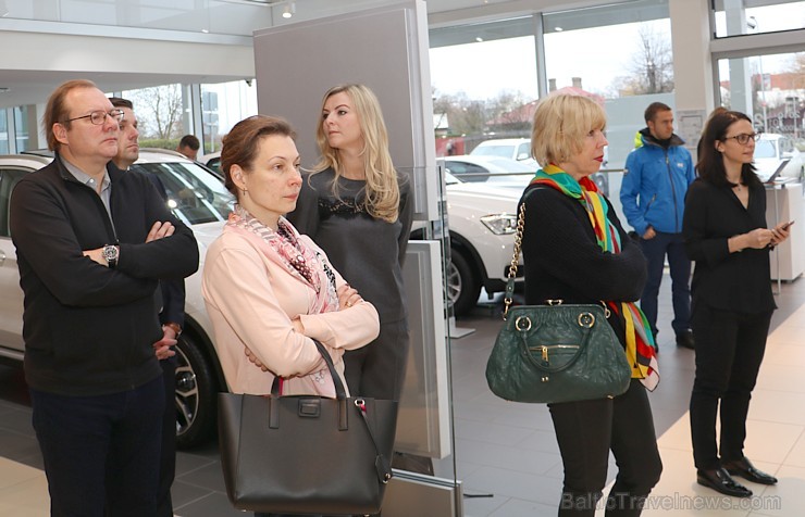 Inchcape Motors Latvia ar šokolādes konfektēm prezentē jauno krosoveru BMW X3 210984