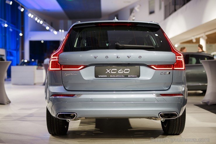 Svinīgā gaisotnē Rīgā atklāj atjaunoto un moderno Volvo autocentru 211176