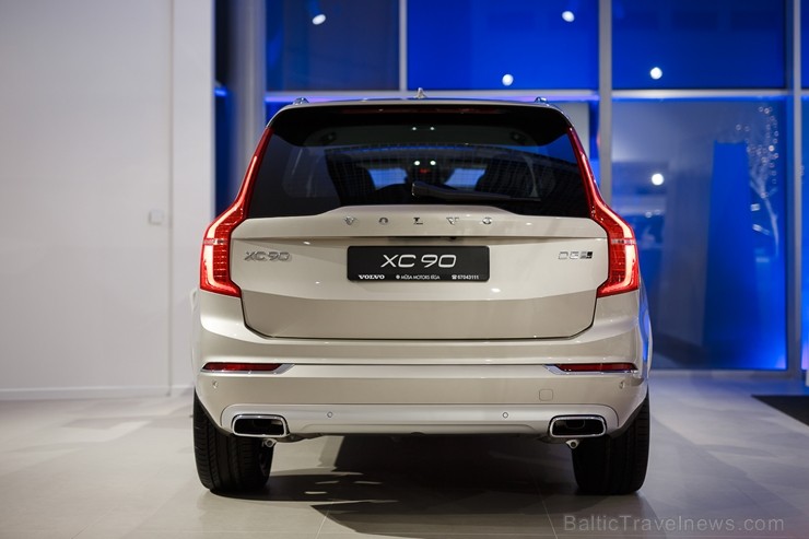 Svinīgā gaisotnē Rīgā atklāj atjaunoto un moderno Volvo autocentru 211180