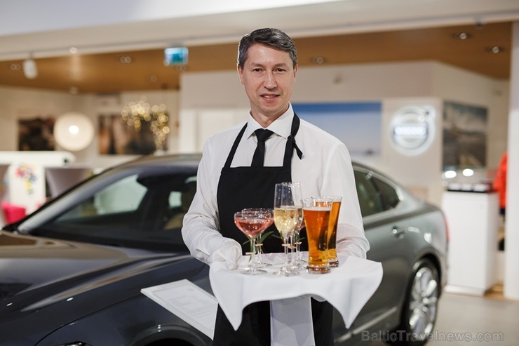 Svinīgā gaisotnē Rīgā atklāj atjaunoto un moderno Volvo autocentru 211186