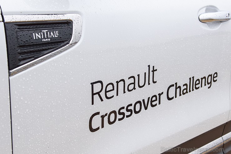 Travelnews.lv meža ceļos iepazīst trīs vāģus - Renault Captur, Renault Koleos un Renault Kadjar. Fotogrāfs Gints Ivuškāns Travelnews.lv meža ceļos iepazīst trīs vāģus - Renault Captur, Renault Koleos un Renault Kadjar. Fotogrāfs Gints Ivuškāns 211598