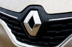 Renault krosoveri dodas Latvijas mežu ceļos. Foto: Gints Ivuškāns 