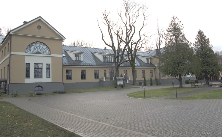 Travelnews.lv pārnakšņo omulīgajā Skrundas muižā, Ventas krastā 211846