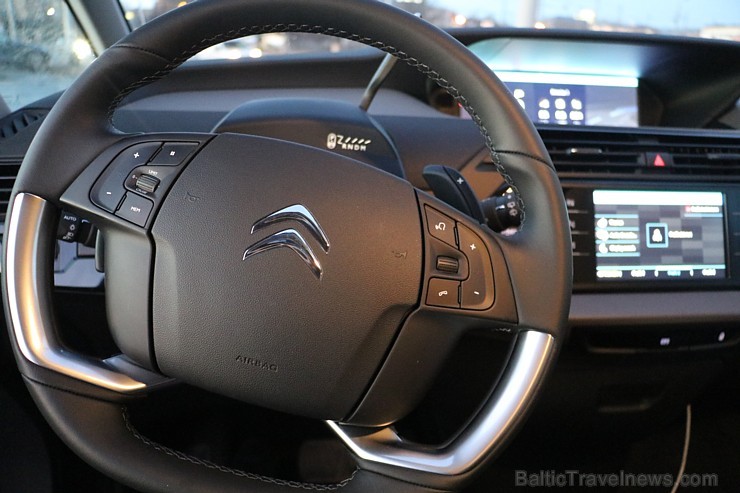 Travelnews.lv apceļo miglaino Latgali ar jauno Citroën Grand C4 Picasso 211982