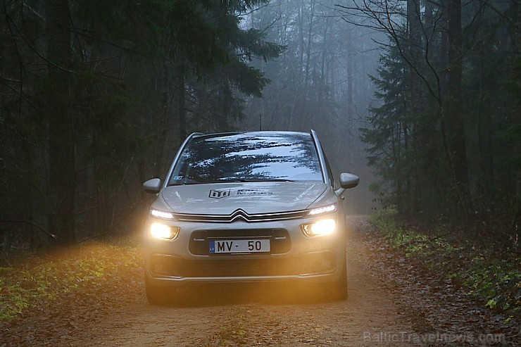 Travelnews.lv apceļo miglaino Latgali ar jauno Citroën Grand C4 Picasso 211993