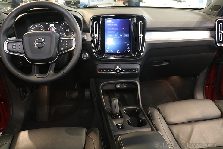 Latvijā pirmo reizi tiek prezentēts pilsētas apvidus automobilis «Volvo XC40» 212270