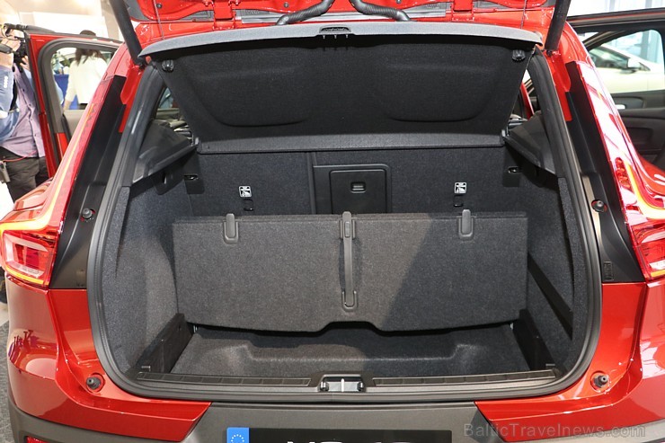 Latvijā pirmo reizi tiek prezentēts pilsētas apvidus automobilis «Volvo XC40» 212271