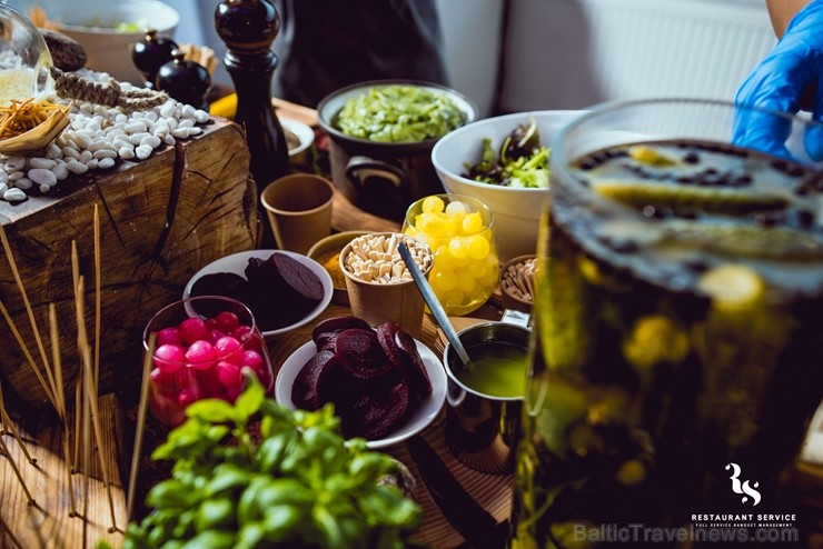 «Restaurant Service» (restorāni - «Bibliotēka Nr.1» un «Kolonāde. Mūsu stāsti») pārvērš Dubultu dzelzceļa staciju par gardēžu paradīzi «Restaurant Service» (restorāni - «Bibliotēka Nr.1» un «Kolonāde. Mūsu stāsti») pārvērš Dubultu dzelzceļa staciju par gardēžu paradīzi 212331