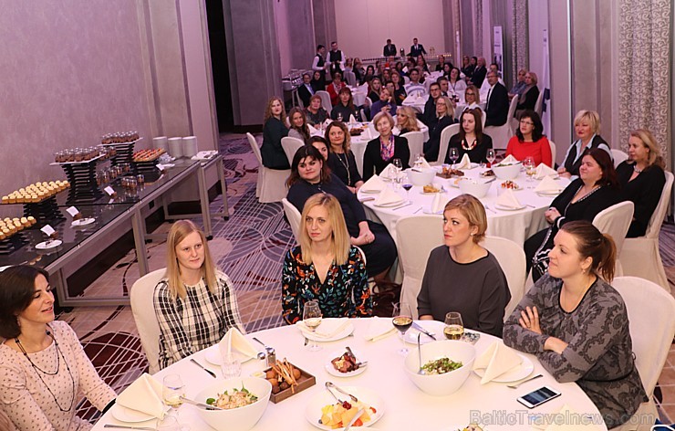 Somijas lidsabiedrības «Finnair» iepazīstina Latvijas tūrisma aģentus ar īstu Ziemassvētku vecīti Somijas lidsabiedrības «Finnair» iepazīstina Latvijas tūrisma aģentus ar īstu Ziemassvētku vecīti 212431