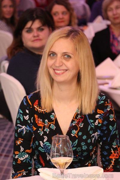 Somijas lidsabiedrības «Finnair» iepazīstina Latvijas tūrisma aģentus ar īstu Ziemassvētku vecīti Somijas lidsabiedrības «Finnair» iepazīstina Latvijas tūrisma aģentus ar īstu Ziemassvētku vecīti 212460