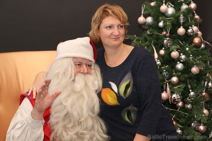 Somijas lidsabiedrības «Finnair» iepazīstina Latvijas tūrisma aģentus ar īstu Ziemassvētku vecīti Somijas lidsabiedrības «Finnair» iepazīstina Latvijas tūrisma aģentus ar īstu Ziemassvētku vecīti 212519