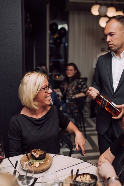 Gaumīgajā Rīgas «St Petrus Restaurant» tiek baudītas izsmalcinātas Johnnie Walker «Melnās vakariņas» Gaumīgajā Rīgas «St Petrus Restaurant» tiek baudītas izsmalcinātas Johnnie Walker «Melnās vakariņas» 212610