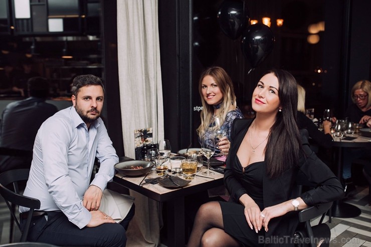 Gaumīgajā Rīgas «St Petrus Restaurant» tiek baudītas izsmalcinātas Johnnie Walker «Melnās vakariņas» Gaumīgajā Rīgas «St Petrus Restaurant» tiek baudītas izsmalcinātas Johnnie Walker «Melnās vakariņas» 212616