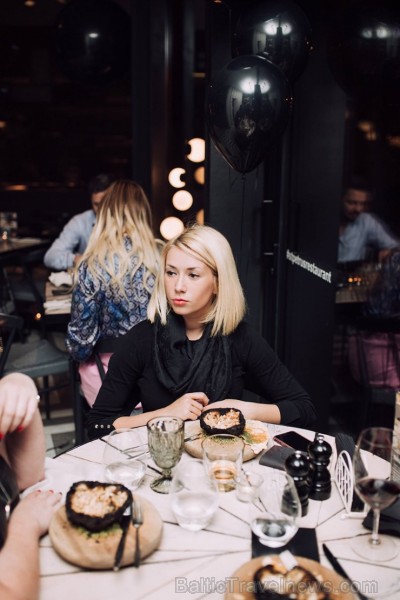 Gaumīgajā Rīgas «St Petrus Restaurant» tiek baudītas izsmalcinātas Johnnie Walker «Melnās vakariņas» Gaumīgajā Rīgas «St Petrus Restaurant» tiek baudītas izsmalcinātas Johnnie Walker «Melnās vakariņas» 212618
