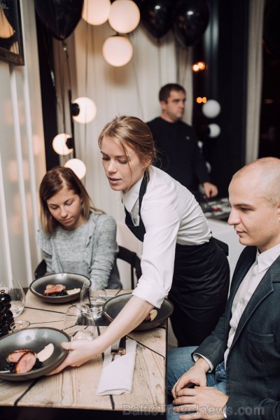 Gaumīgajā Rīgas «St Petrus Restaurant» tiek baudītas izsmalcinātas Johnnie Walker «Melnās vakariņas» Gaumīgajā Rīgas «St Petrus Restaurant» tiek baudītas izsmalcinātas Johnnie Walker «Melnās vakariņas» 212631