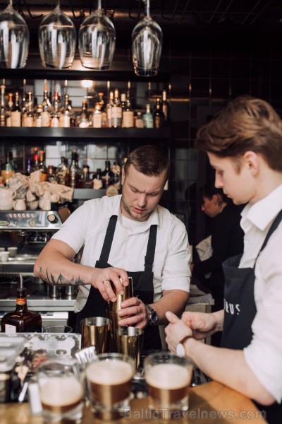 Gaumīgajā Rīgas «St Petrus Restaurant» tiek baudītas izsmalcinātas Johnnie Walker «Melnās vakariņas» Gaumīgajā Rīgas «St Petrus Restaurant» tiek baudītas izsmalcinātas Johnnie Walker «Melnās vakariņas» 212632