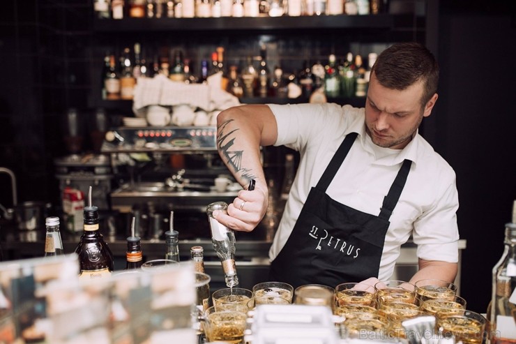 Gaumīgajā Rīgas «St Petrus Restaurant» tiek baudītas izsmalcinātas Johnnie Walker «Melnās vakariņas» Gaumīgajā Rīgas «St Petrus Restaurant» tiek baudītas izsmalcinātas Johnnie Walker «Melnās vakariņas» 212633