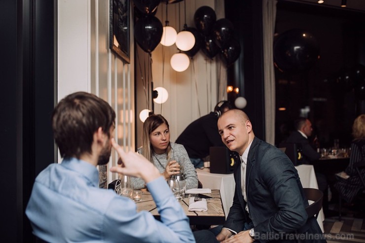 Gaumīgajā Rīgas «St Petrus Restaurant» tiek baudītas izsmalcinātas Johnnie Walker «Melnās vakariņas» Gaumīgajā Rīgas «St Petrus Restaurant» tiek baudītas izsmalcinātas Johnnie Walker «Melnās vakariņas» 212637