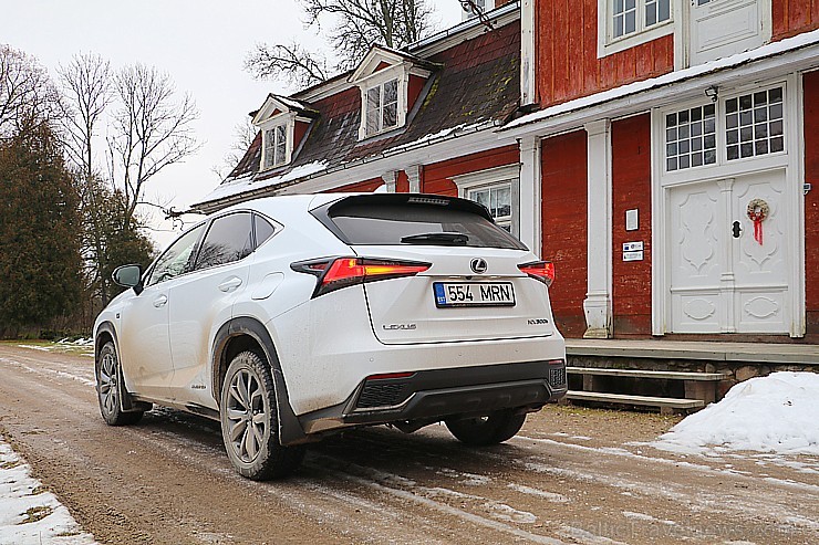 Travelnews.lv ar jauno krosoveru Lexus NX 300H ceļo uz Ungurmuižu 212976
