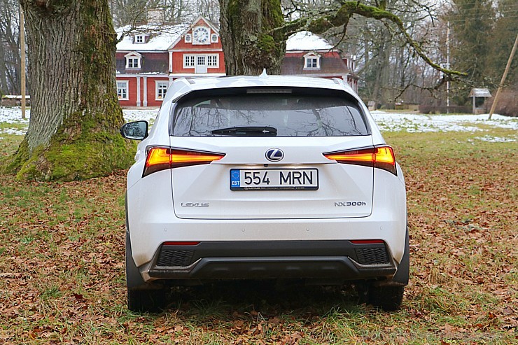 Travelnews.lv ar jauno krosoveru Lexus NX 300H ceļo uz Ungurmuižu 212980