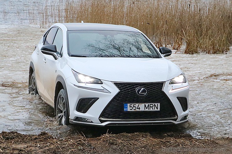 Travelnews.lv ar jauno krosoveru Lexus NX 300H ceļo uz Ungurmuižu 213009
