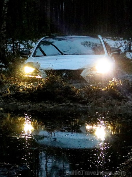 Travelnews.lv ar jauno krosoveru Lexus NX 300H ceļo uz Ungurmuižu 213012