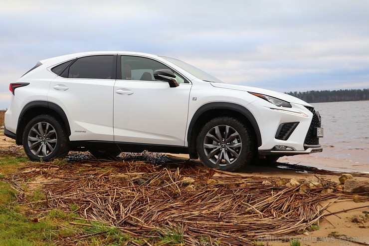 Travelnews.lv ar jauno krosoveru Lexus NX 300H ceļo uz Ungurmuižu 213018