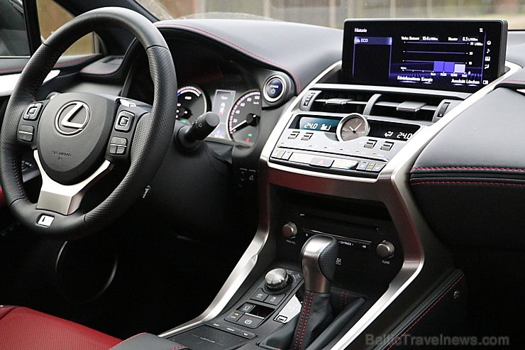 Travelnews.lv ar jauno krosoveru Lexus NX 300H ceļo uz Ungurmuižu 213033