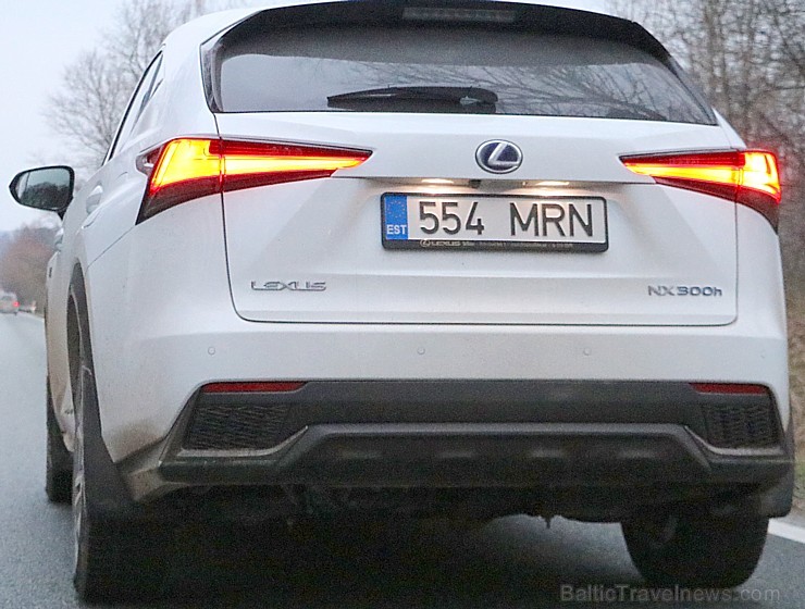 Travelnews.lv ar jauno krosoveru Lexus NX 300H ceļo uz Ungurmuižu 213043