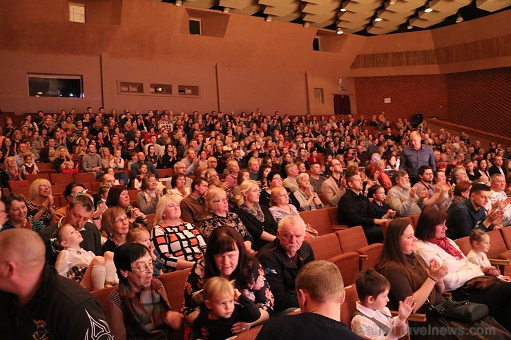 Ogres Kultūras centrā 16.12.2017 dejo jauniešu un bērnu studija Pīlādzītis un TDA Ogre 213237