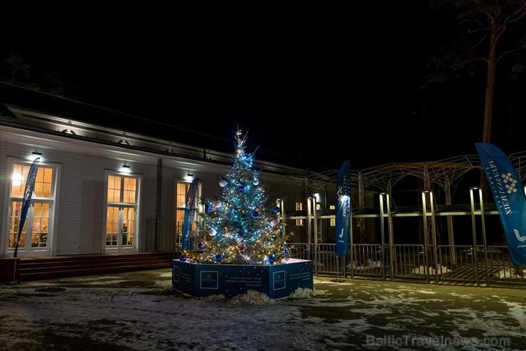 Ar trim krāšņiem koncertiem Dzintaru koncertzālē ieskandināts trešais Ziemassvētku festivāls 213468