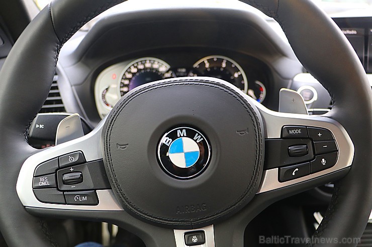 Travelnews.lv dodas pēc Ziemassvētku eglītes mežā ar jauno BMW X3 xDrive20d 213640