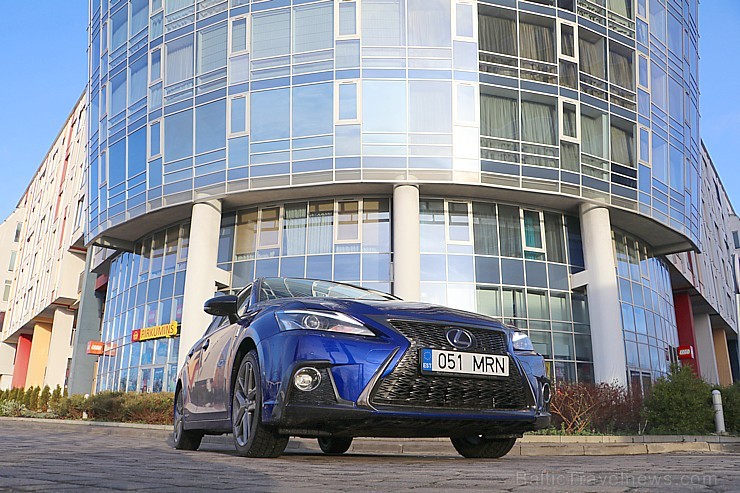 Travelnews.lv apceļo Ziemassvētku Rīgu un sniegoto Vidzemi ar Lexus CT 200h 213716