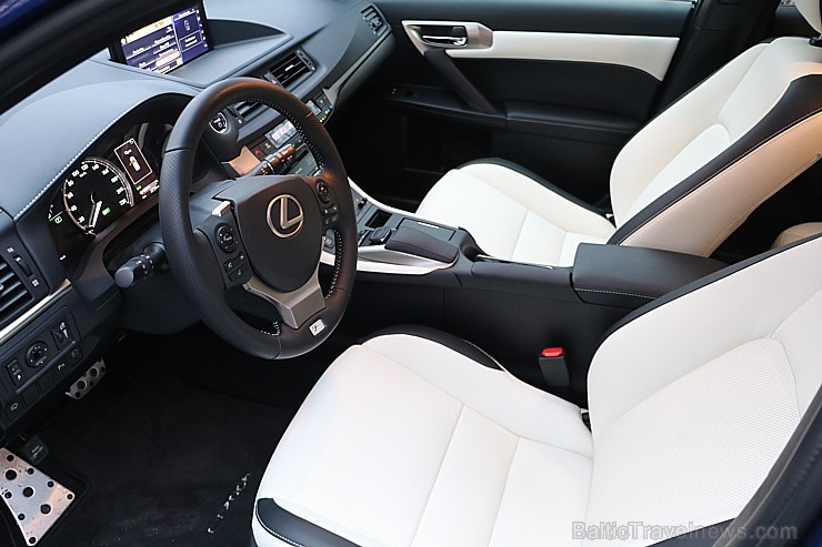 Travelnews.lv apceļo Ziemassvētku Rīgu un sniegoto Vidzemi ar Lexus CT 200h 213734
