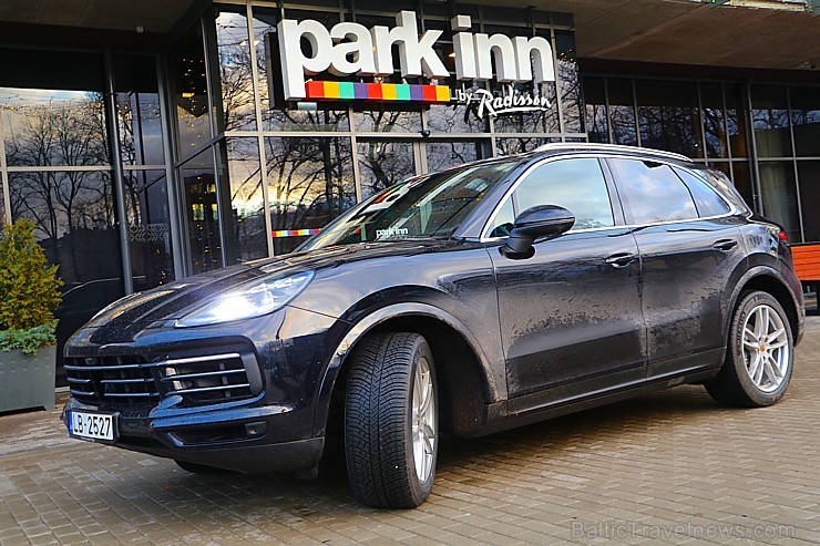 Travelnews.lv apceļo Pierīgu ar jauno un glauno apvidus vāģi Porsche Cayenne 214249