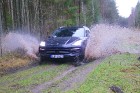 Travelnews.lv apceļo Pierīgu ar jauno un glauno apvidus vāģi Porsche Cayenne