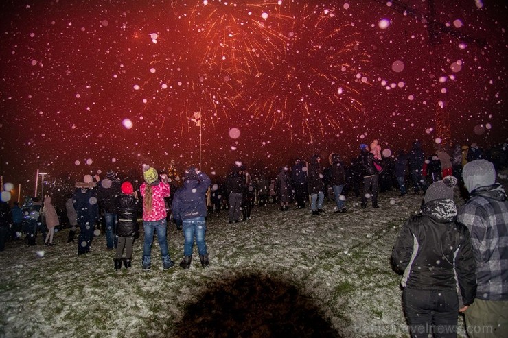 Ventspils  Lielajā laukumā krāšņi sagaida Jauno gadu 214280
