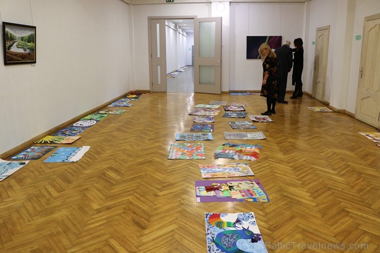 Jelgavā noslēdzies skolēnu kolāžu konkurss 215037