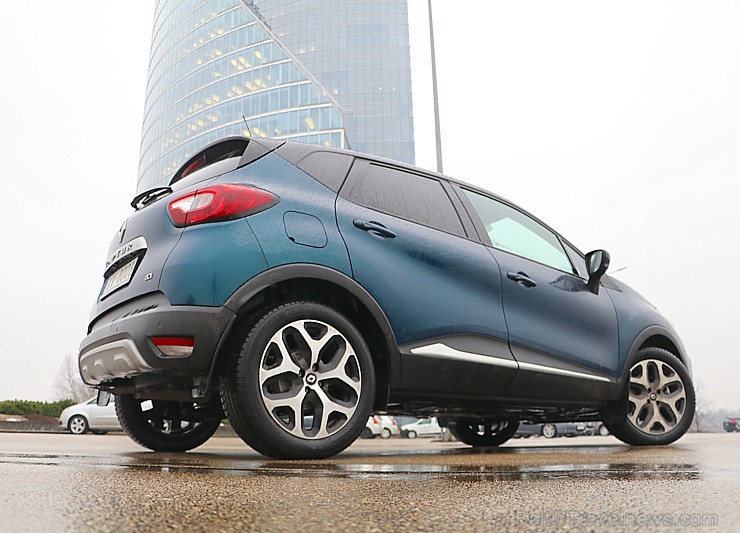 Travelnews.lv apceļo Latvijas galvaspilsētu ar Renault Captur 215219