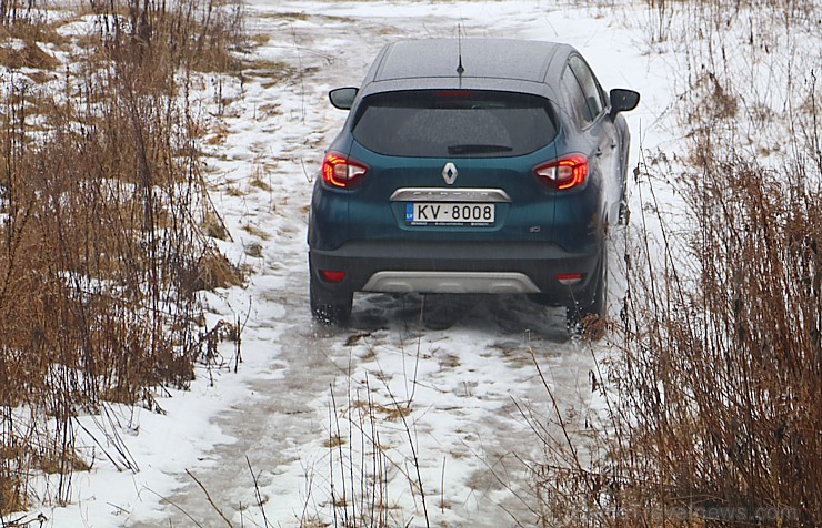 Travelnews.lv apceļo Latvijas galvaspilsētu ar Renault Captur 215230