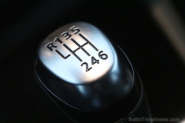 Travelnews.lv apceļo Latvijas galvaspilsētu ar Renault Captur 215235