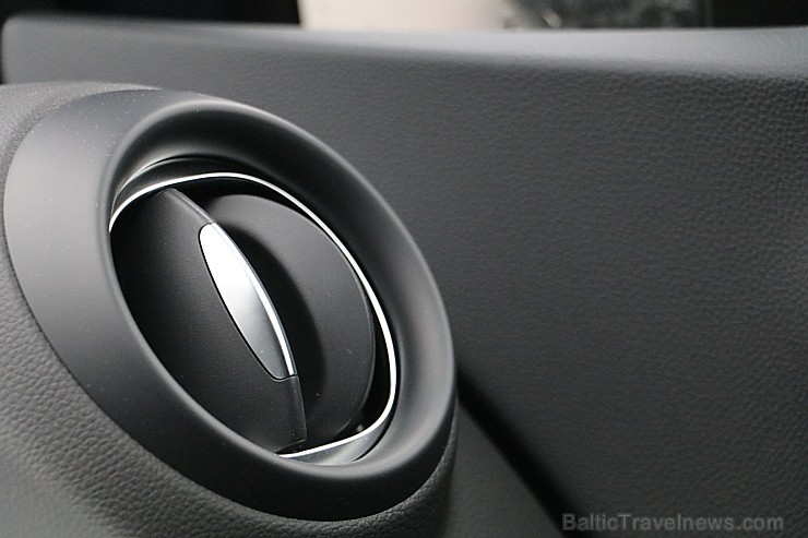 Travelnews.lv apceļo Latvijas galvaspilsētu ar Renault Captur 215239
